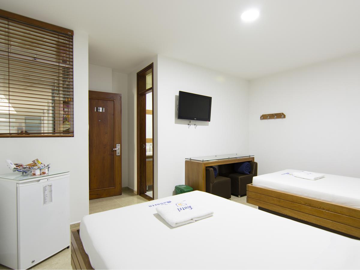 Hotel Monarca Itagui Exterior photo