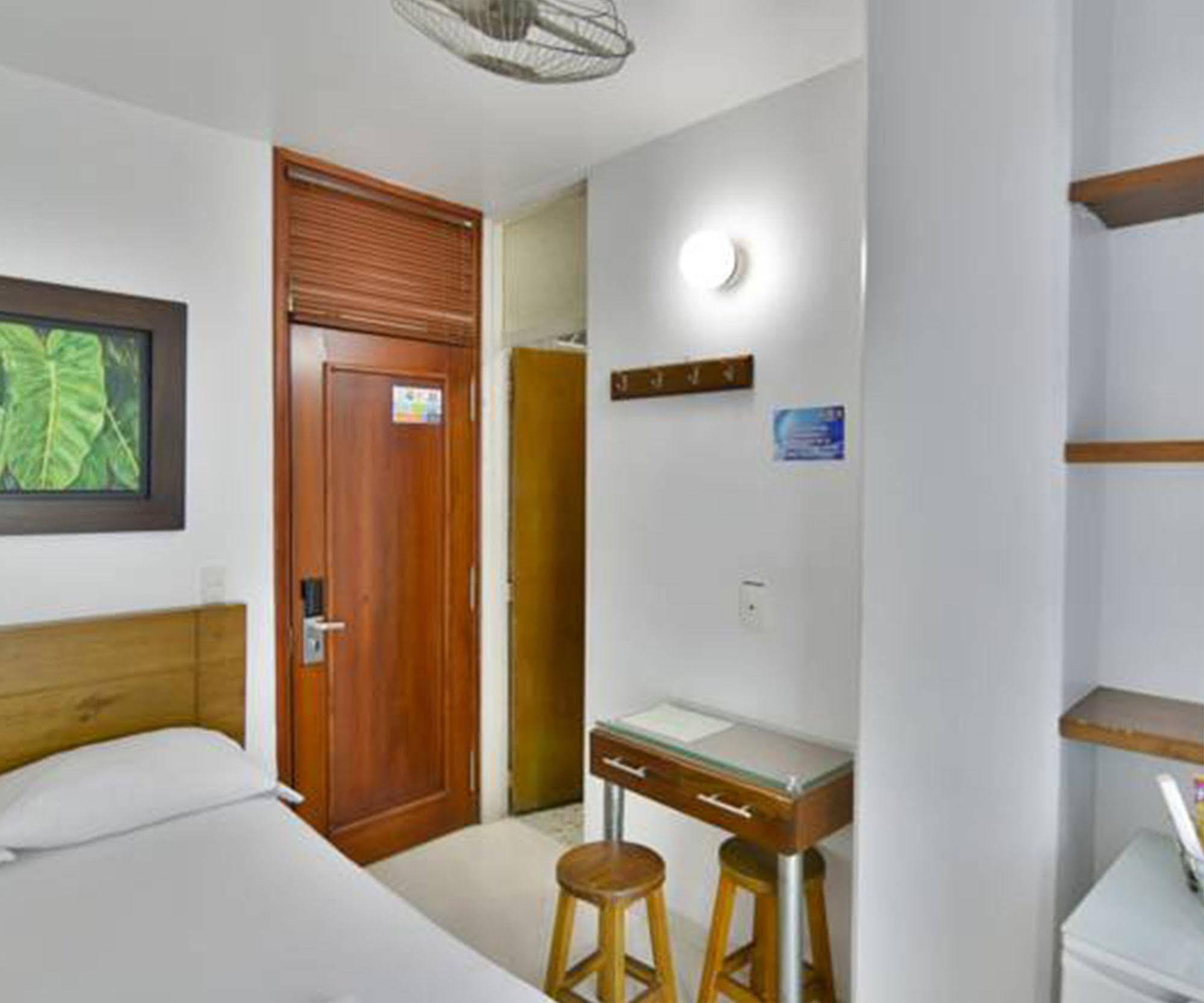 Hotel Monarca Itagui Exterior photo