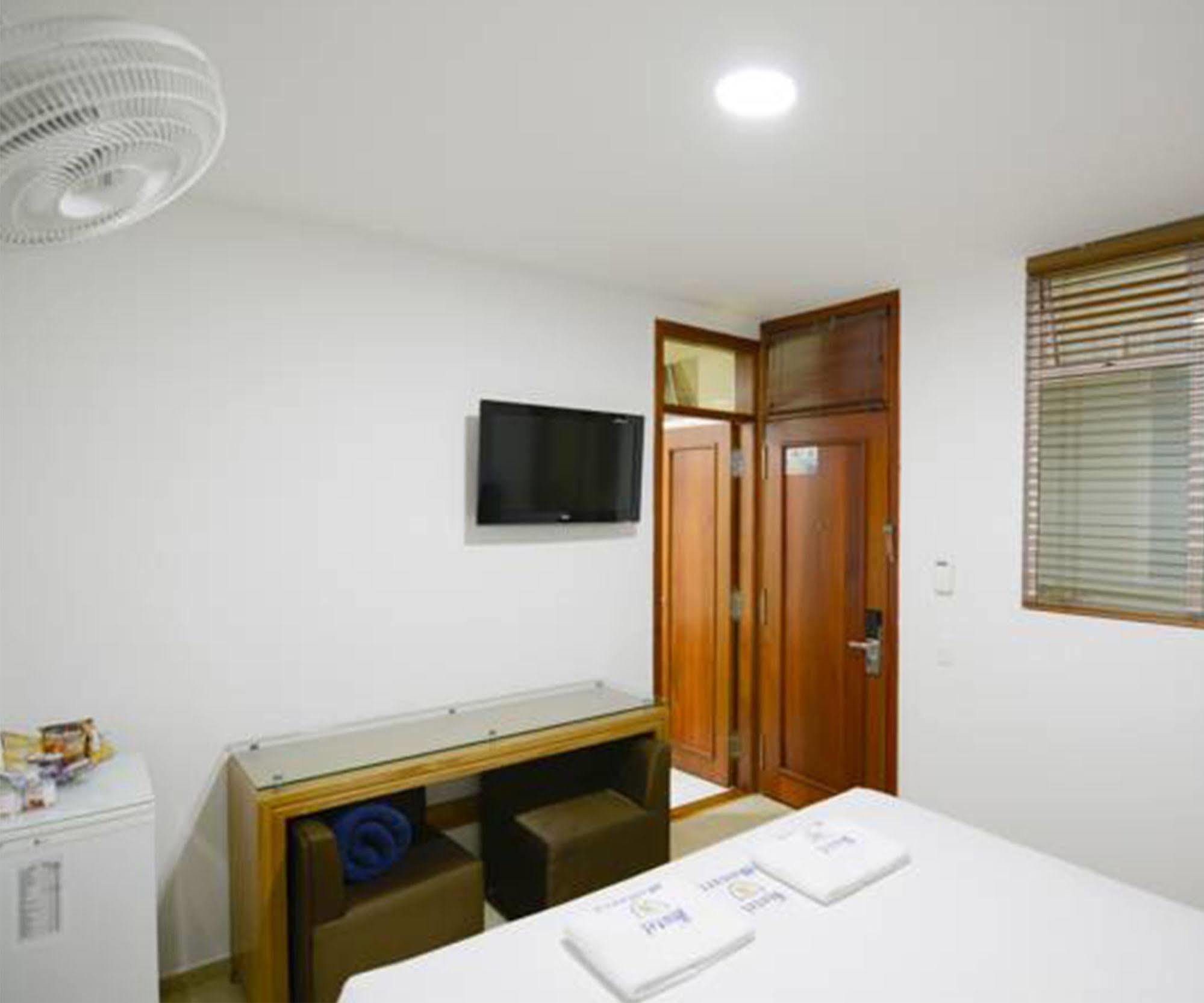 Hotel Monarca Itagui Exterior photo