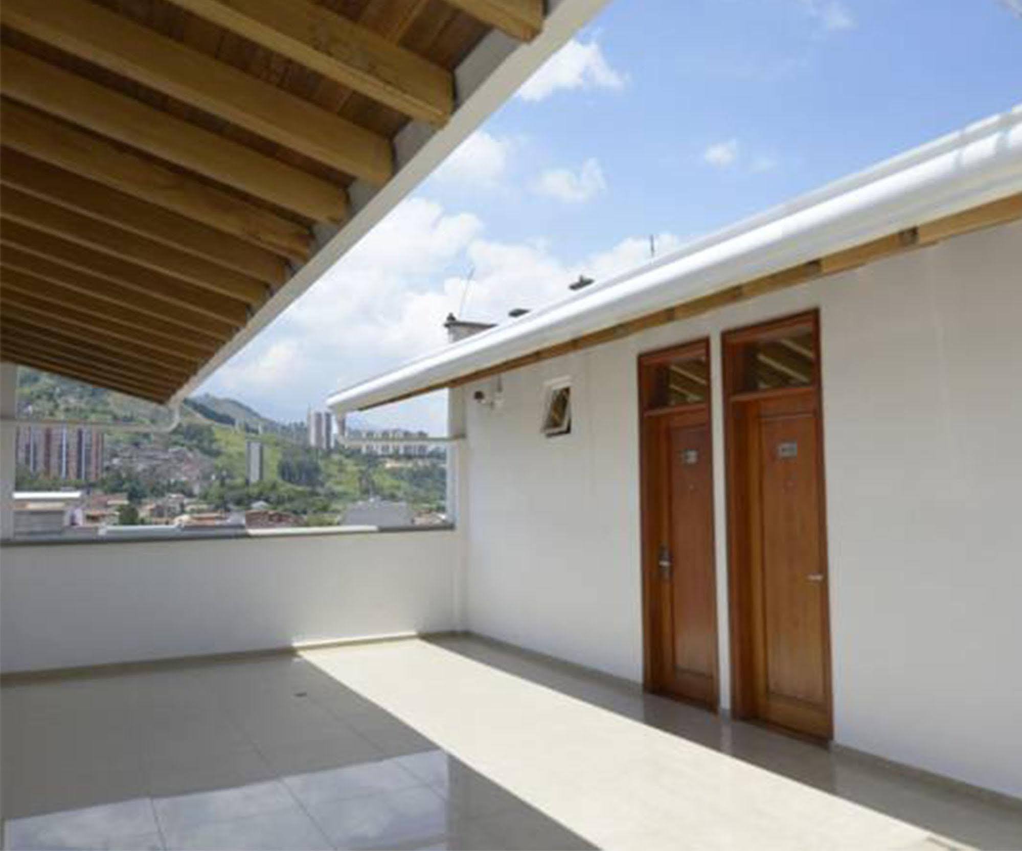 Hotel Monarca Itagui Exterior photo